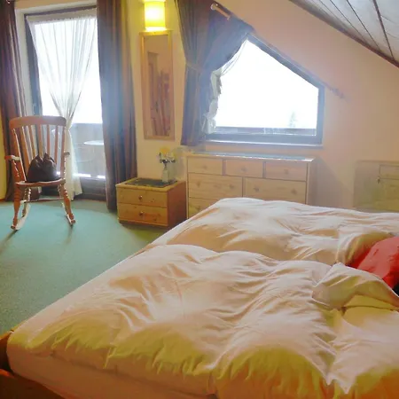 Wohl Eingerichtete Mit Eigenem Balkon Apartamento